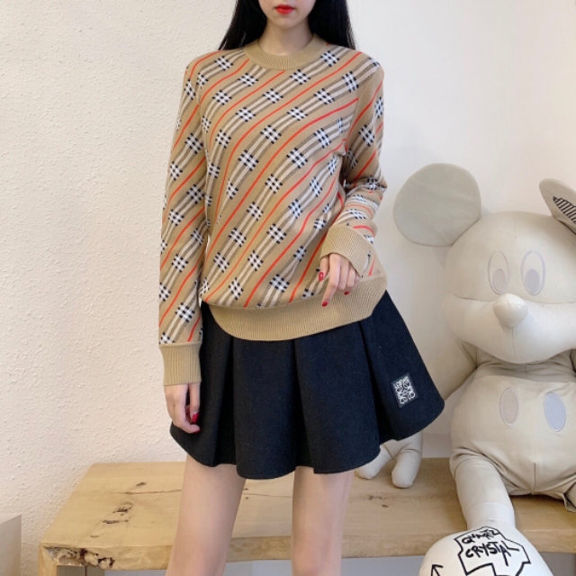 Burberry巴宝莉格纹毛衣致风尚优雅的追求者 !