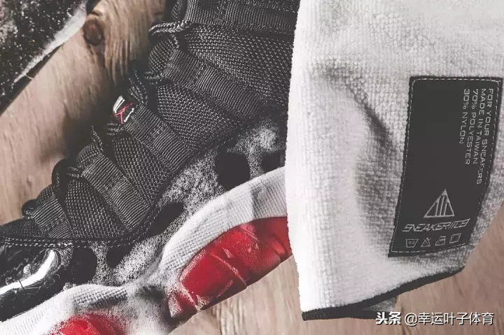 你脚上的麂皮球鞋怎么清理比较好？